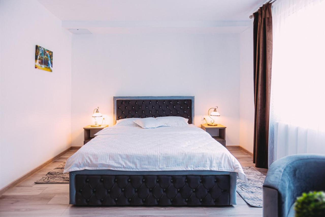 Motel Piatra Corbului Биказ Екстериор снимка