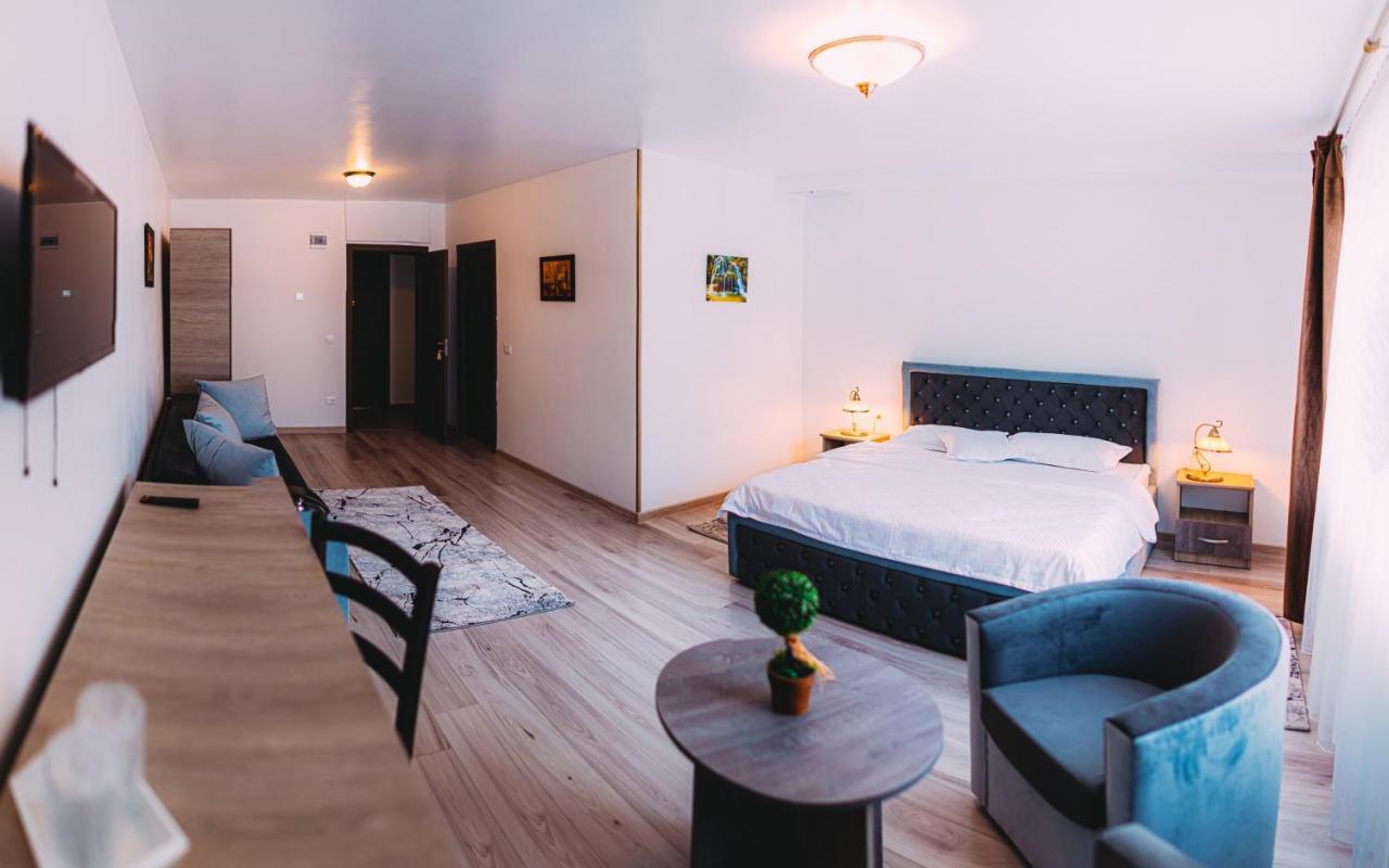 Motel Piatra Corbului Биказ Екстериор снимка