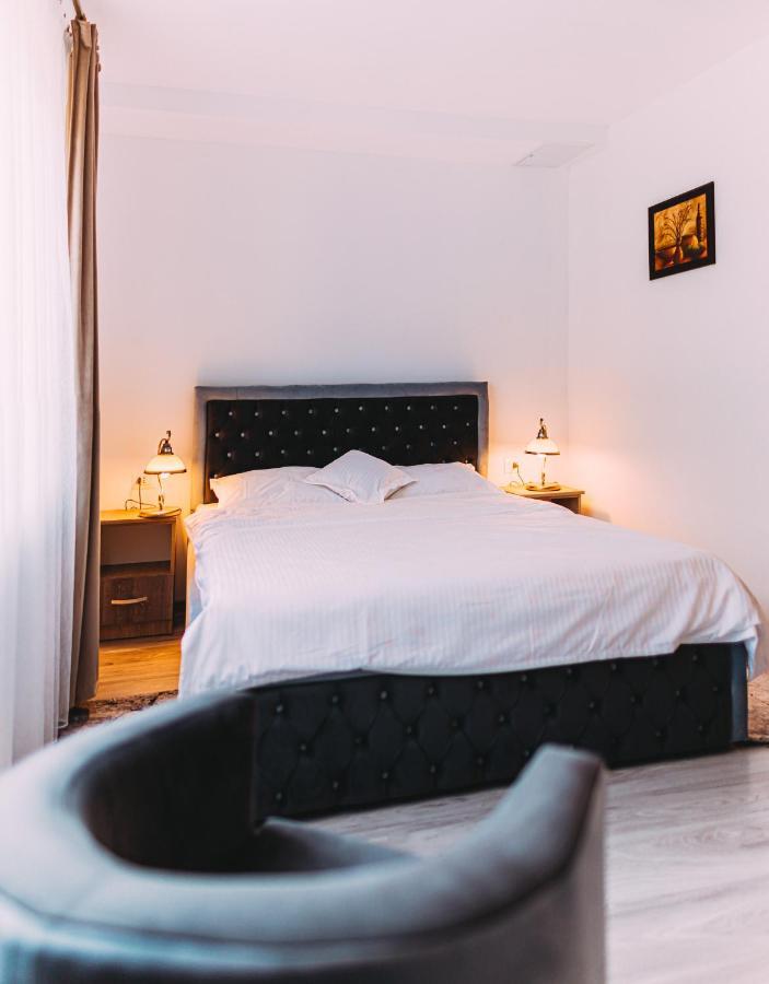 Motel Piatra Corbului Биказ Екстериор снимка